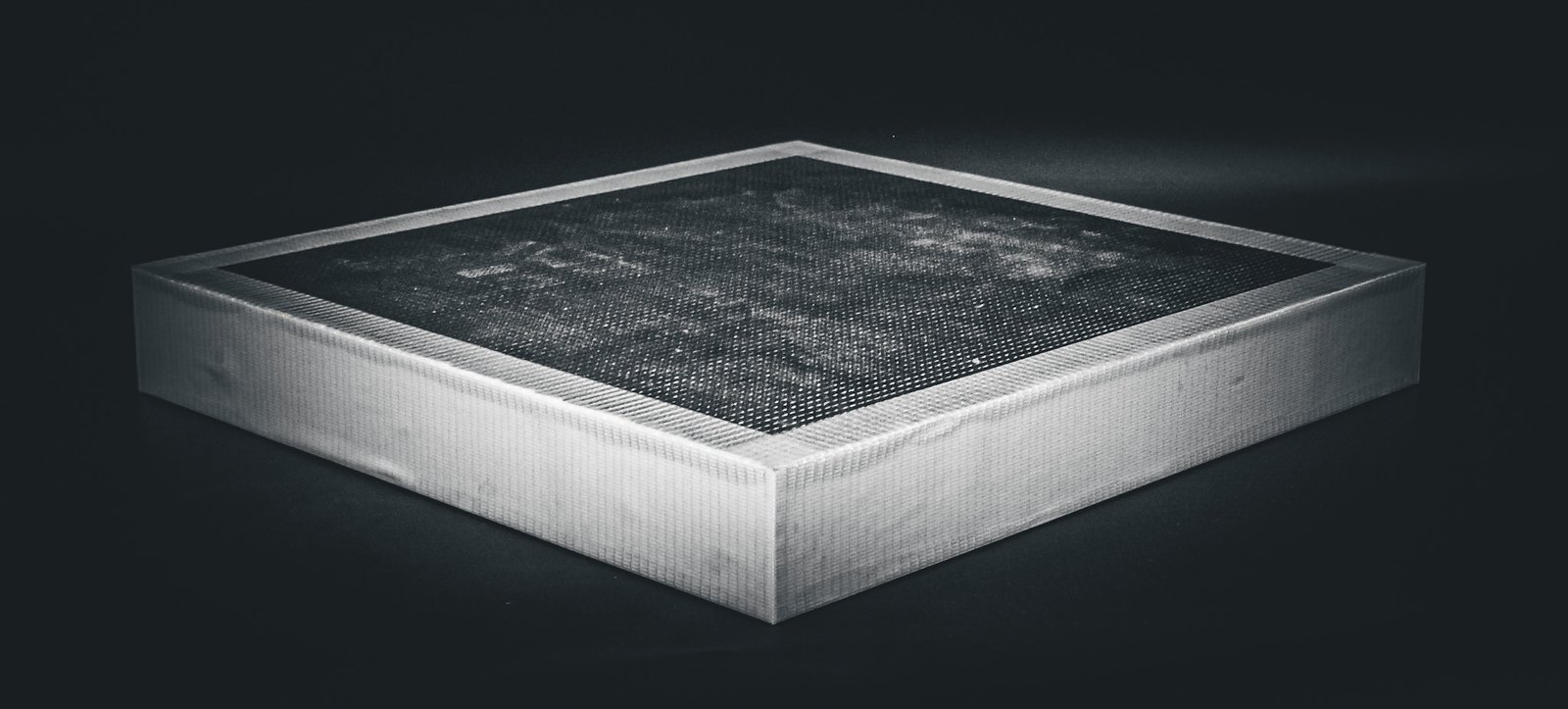 Wedge approaches Vacuum Insulated Panels as precision-engineered components rather than off-the-shelf products. Our expertise in porous materials, encapsulation technologies, and system integration enables us to deliver VIP solutions aligned with real-world operating conditions, performance expectations, and long-term reliability.