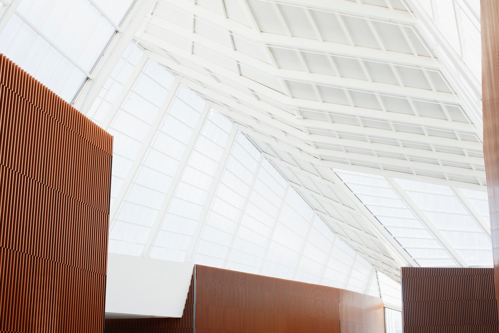 Fire resistant ceiling boards installed in a building for fire protection of ceilings