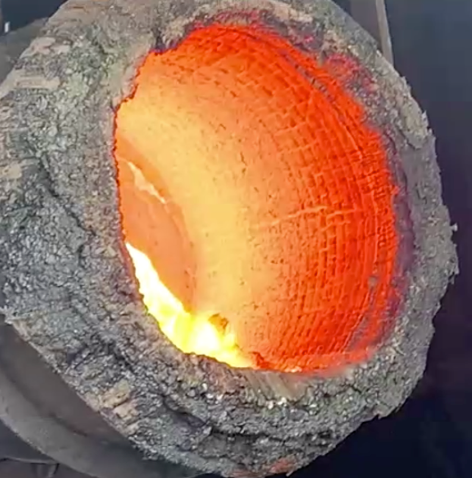 Steel ladle in operation with molten steel — ladle insulation case study