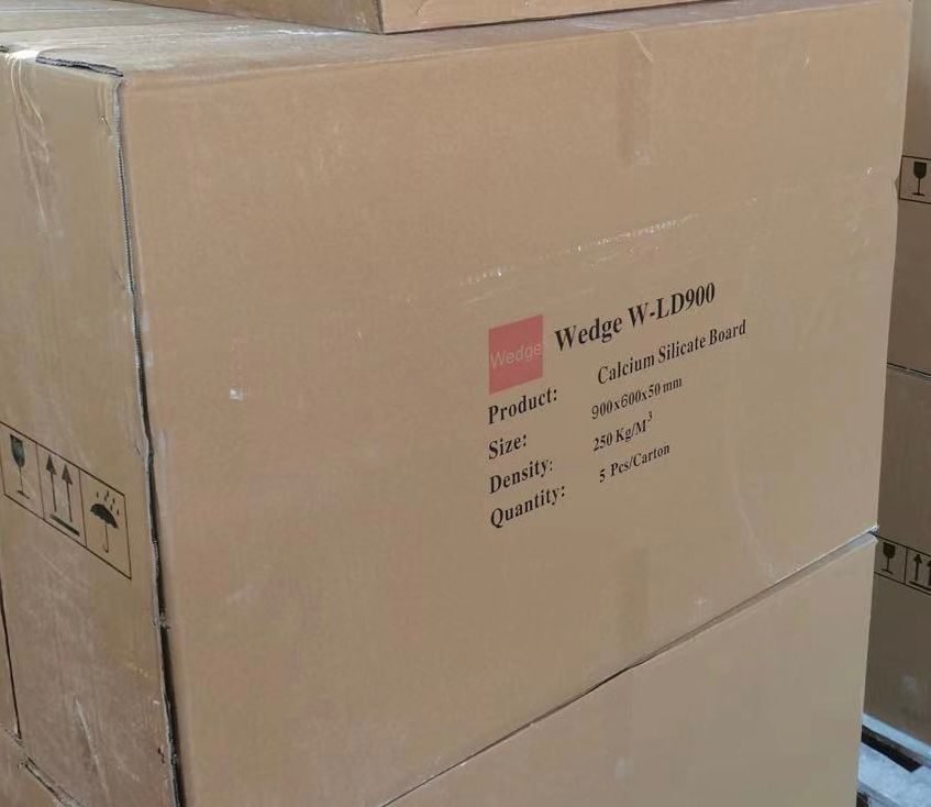 Carton label for Wedge W-LD900 calcium silicate board 900x600x50 mm at 250 kg per cubic metre